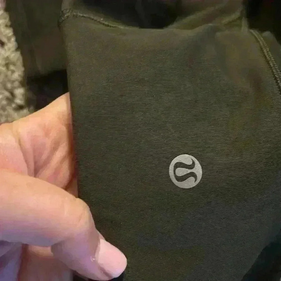 Lululemon Train Times Crop 17" - Picture 2 of 4